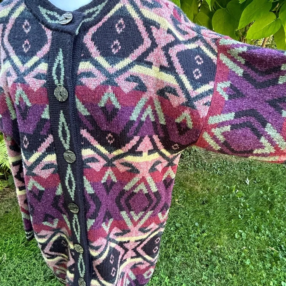 WHORTLEBERRY Made in Scotland colorful patterned sweater coat - size M